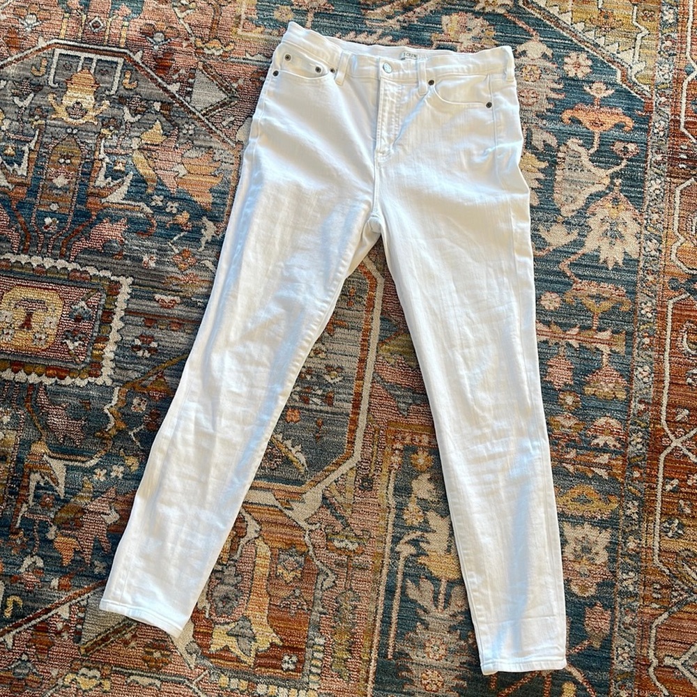 J.Crew white toothpick jeans. Size 29. Minimal wear, no stains. Perfectly crisp!